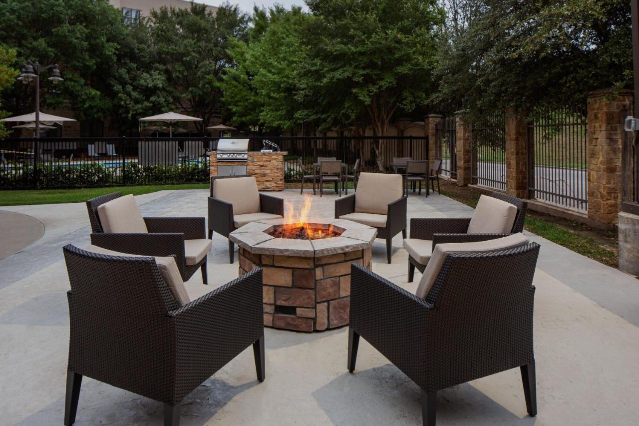Residence Inn Fort Worth Cultural District Exterior photo